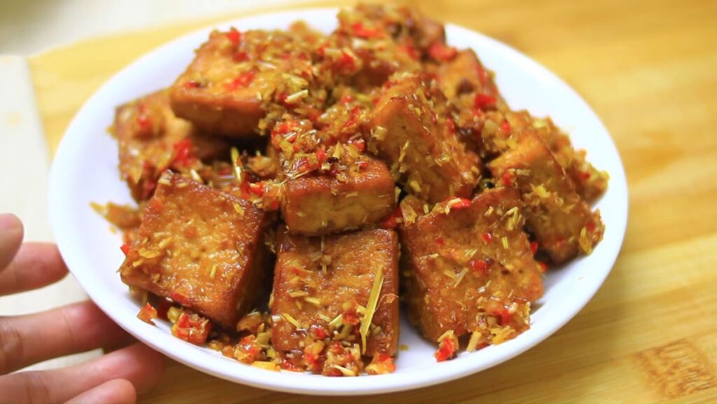 Món chay ngon dễ làm: Đậu phụ chiên sả ớt giòn rụm cay