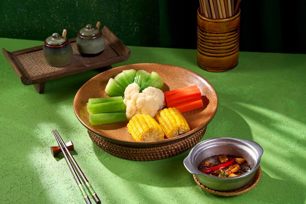 Kho quẹt chay thập cẩm ăn kèm rau củ luộc