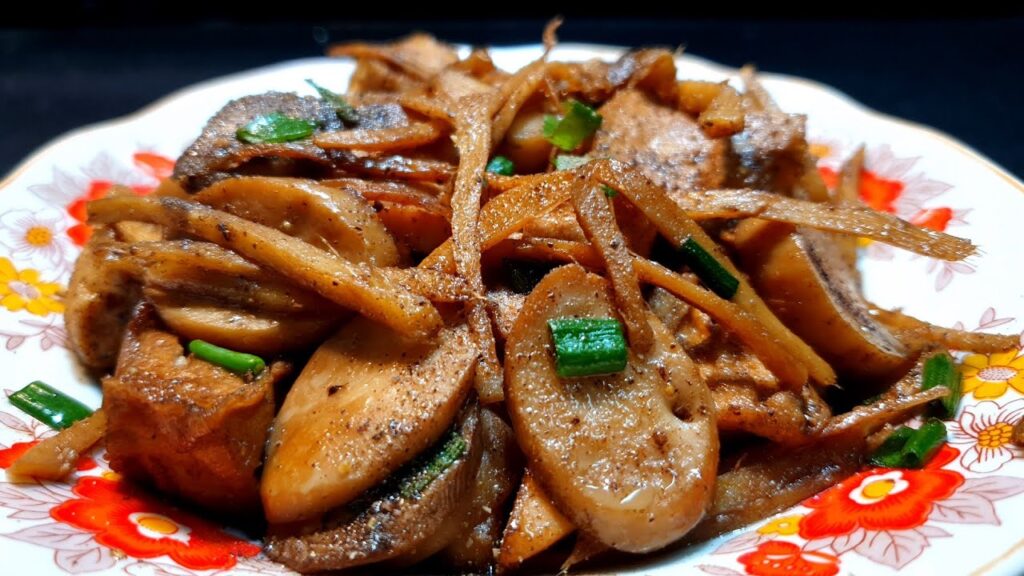 Nấm đùi gà kho gừng non là một trong các món kho chay dễ làm