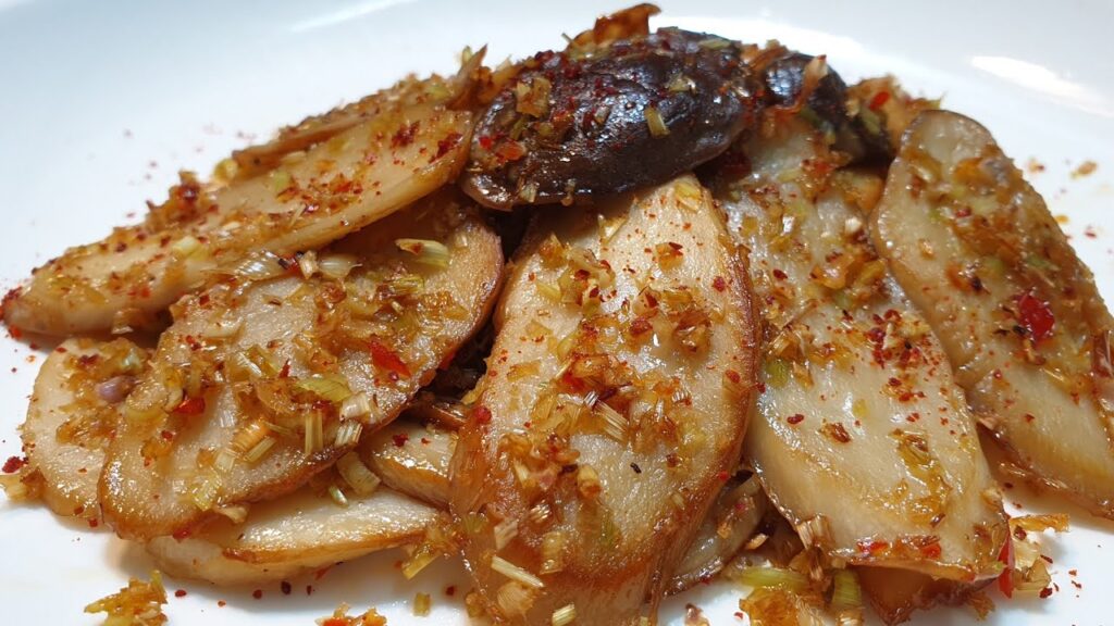 Nấm đùi gà xào sả ớt